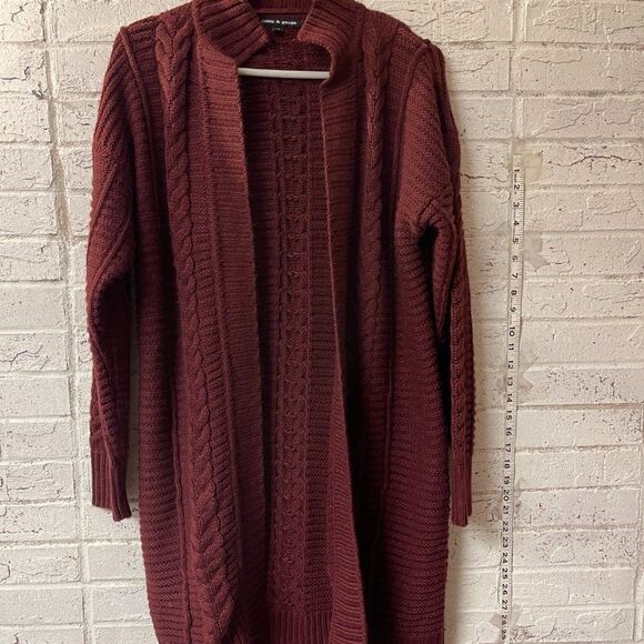 Cable & Gauge Cardigan Burgundy Large - Picture 2 of 9